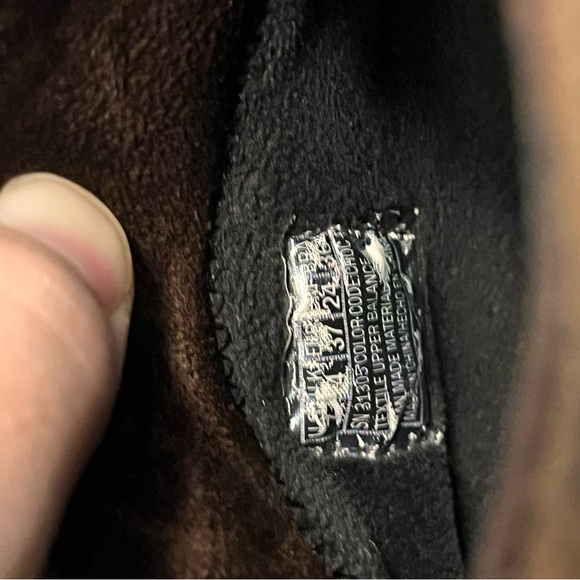 Bob’s (Sketchers) Women’s Boots - Picture 2 of 5